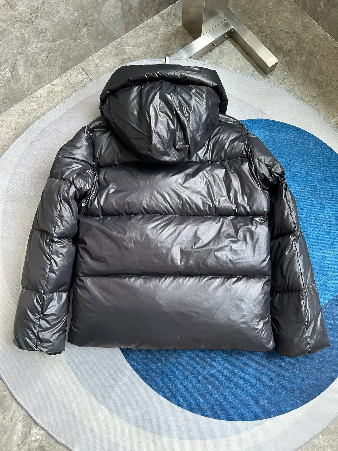 P820 ​​Black Black Label Style No.: Y111 𝘾𝘼𝙉𝘼𝘿𝘼 𝙂𝙊𝙊𝙎𝙀/Canada Goose 2023 Limited New Crofton Puff Down Jacket Pure Guangzhou Inspection 80 White Duck Down Filling‼  Top version, ceiling level‼ Crofton soft bread, the latest style in 2023, has a cold protection effect of up to level 4. It is made of recycled Feather-Light tear-resistant fabric. It is ultra-light and has no weight on the upper body at all! The unique black label highlights your temperament‼  Canada Goose, a Canadian brand, has always been recognized as the warmest down jacket. Various Instagram celebrities, Internet celebrities, and celebrities often wear it for street photos. I do Canada Goose every year, but I still can’t get rid of my love for the geese. No matter how cold the winter is, there is no need to be afraid, because there are geese! Filled with 80% white duck down, Canada Goose is the legendary warmest down jacket and is known as a must-have for Arctic outdoor sports! The most popular down jacket in the world, celebrities are rushing to buy it, it is a must-have! Same style for men and women Size: S~XXL